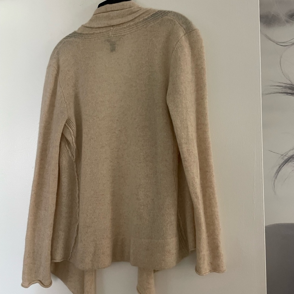 Elegant Blush/cream Aqua Open-Front Cashmere Sweater. - Picture 3 of 3